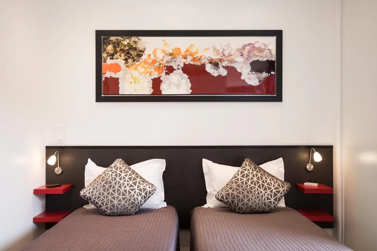 Hotel De L'Horloge Paris 2*,