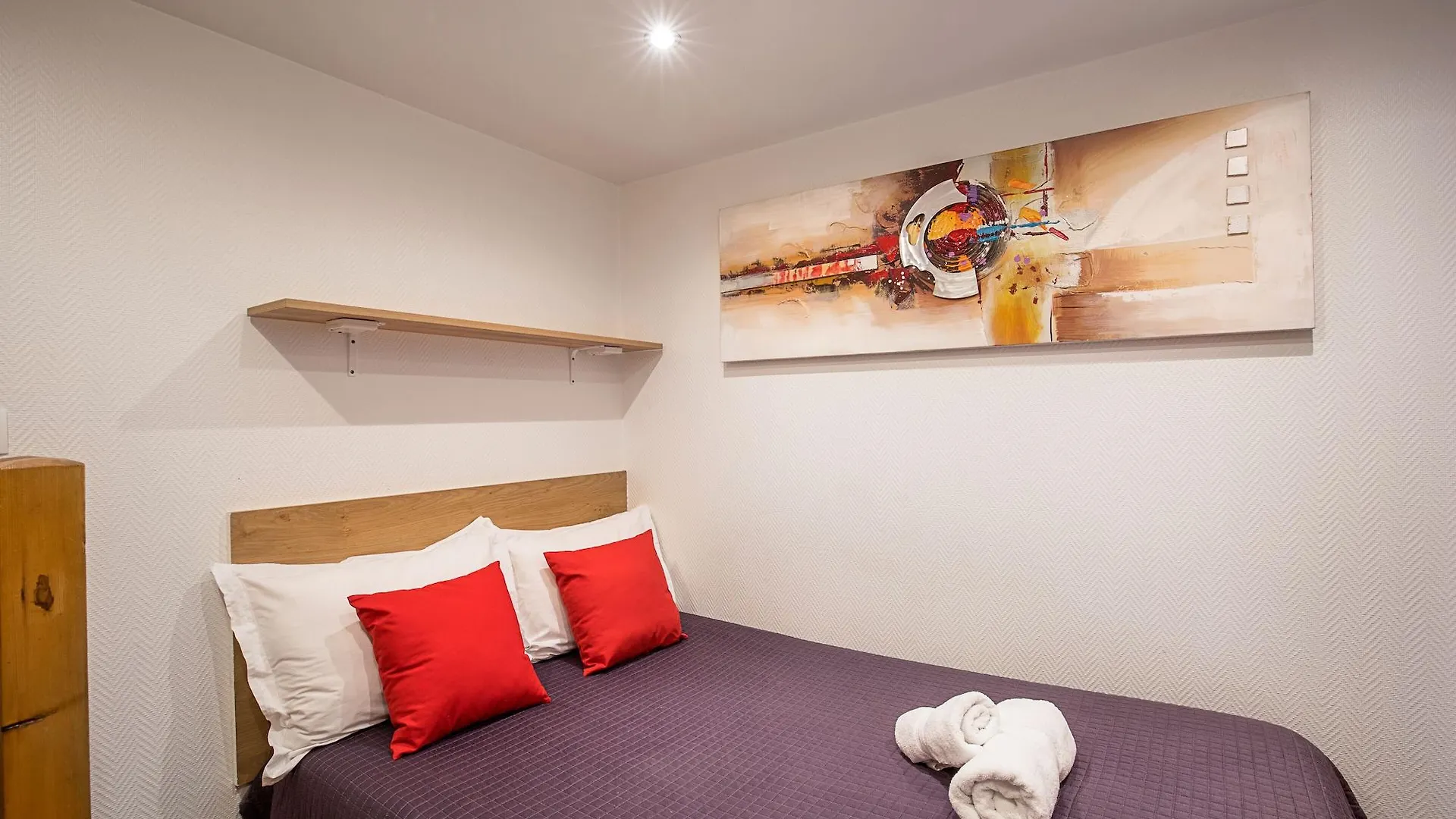 Hotel De L'Horloge Paris 2*,