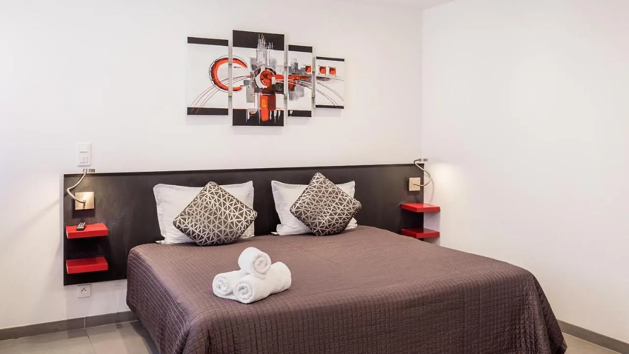 Hotel De L'Horloge Paris Aparthotel