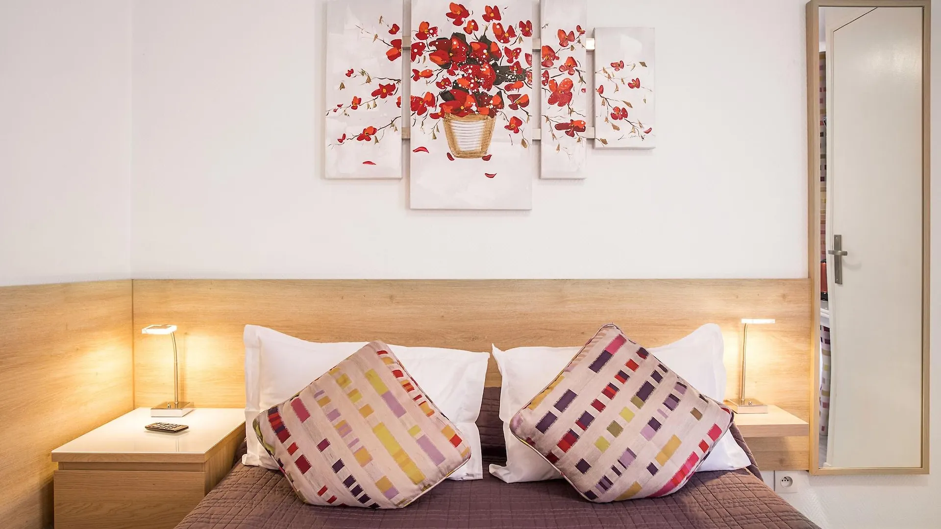 ** Aparthotel Hotel De L'Horloge Paris France